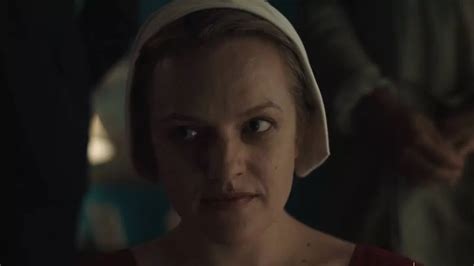 elisabeth moss nude|The Handmaids Tale nude scenes: Elisabeth Mosss unusual。